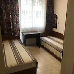 гарсониера жорката דירה וארנה
